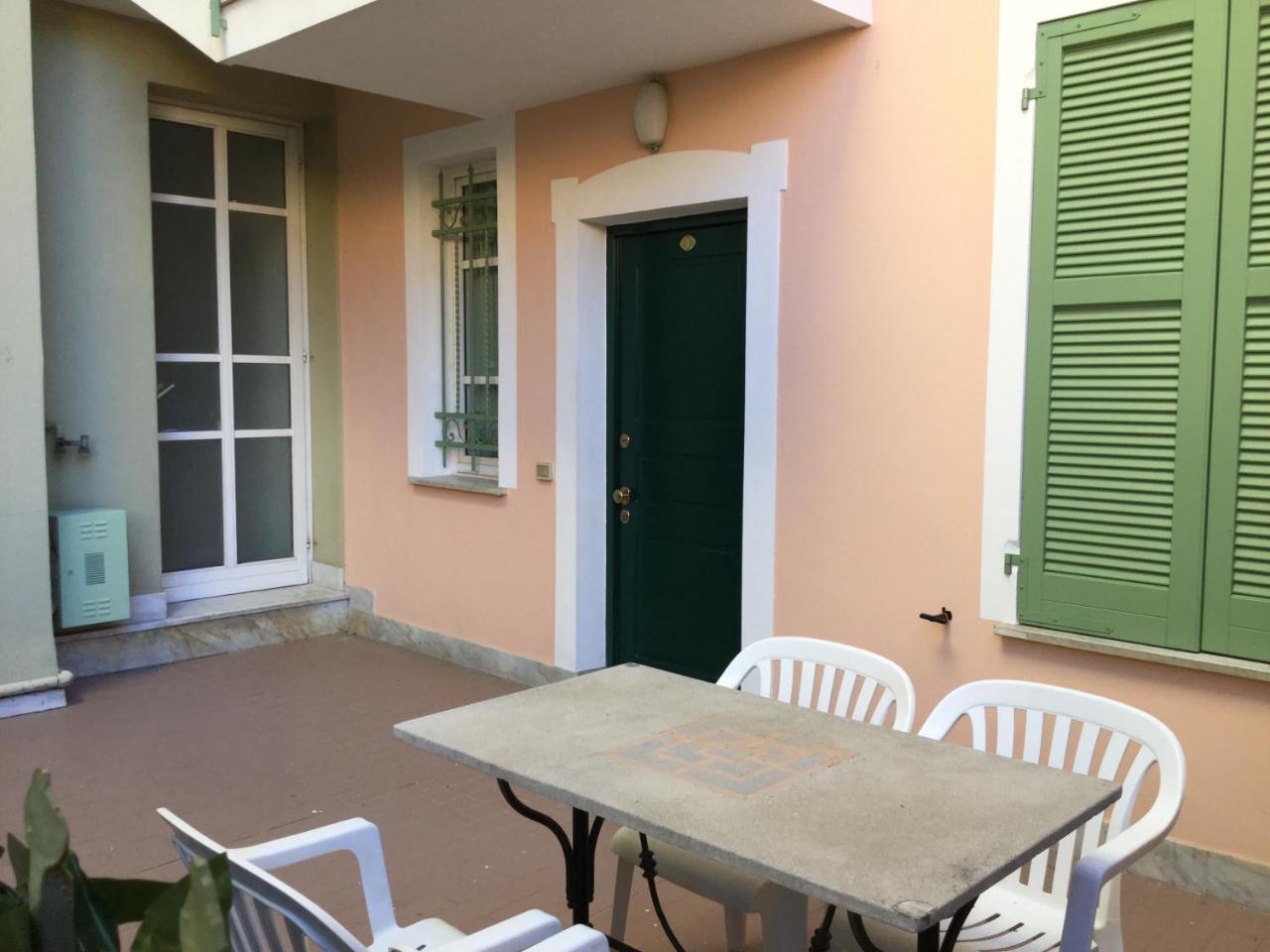 La Villetta Appartamenti Per Vacanze Finale Ligure Exterior foto