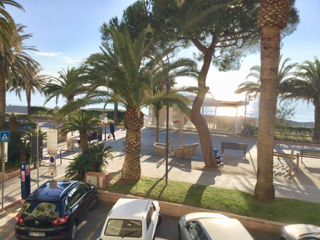 La Villetta Appartamenti Per Vacanze Finale Ligure Exterior foto