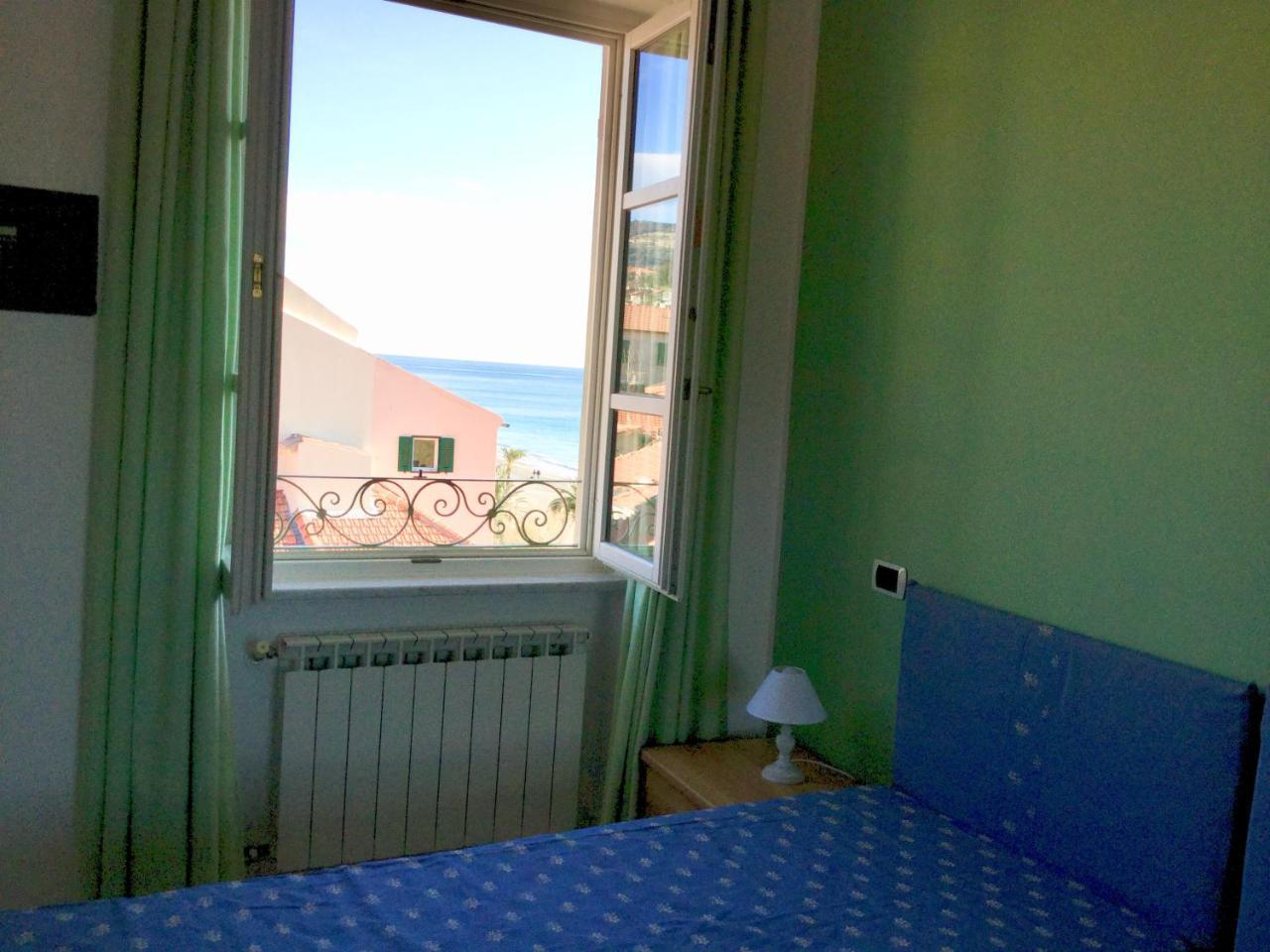 La Villetta Appartamenti Per Vacanze Finale Ligure Exterior foto