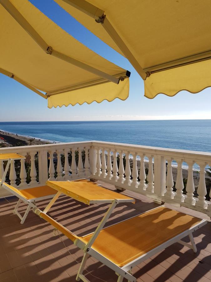 La Villetta Appartamenti Per Vacanze Finale Ligure Exterior foto